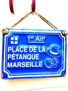 la plaque en fer Marseille